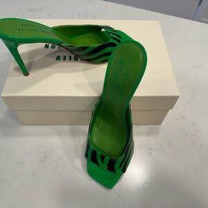 Elegant Green Zebra Pattern Heels